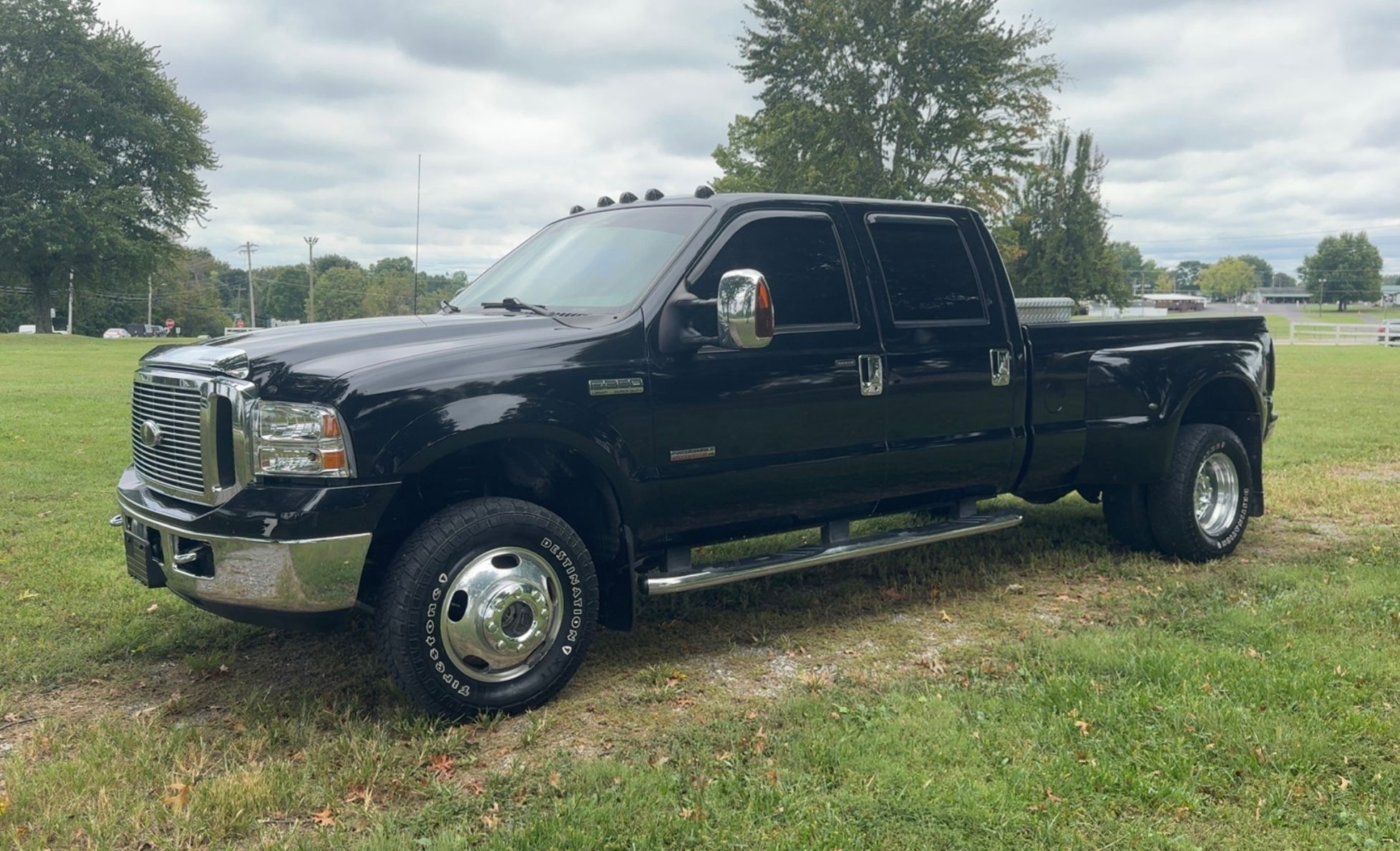 Used 2007 Ford F350 Lariat AWD/4WD image 1