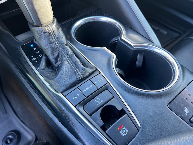 Used 2018 Toyota Camry XSE FWD image 1