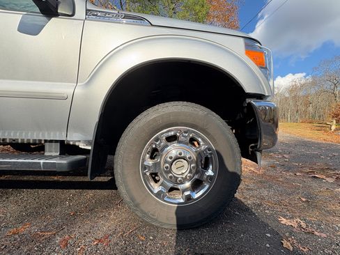 Used 2012 Ford F350 Lariat w/ Chrome Pkg image 16