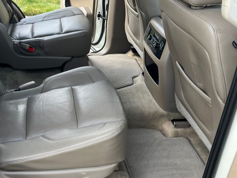 Used 2015 GMC Yukon SLT w/ Open Road Package image 10