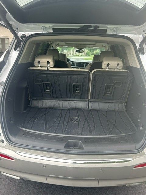 Used 2020 Buick Enclave Premium w/ Sun and Sites Package AWD/4WD image 9