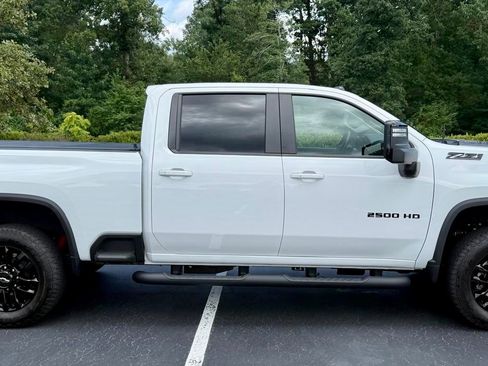 Used 2025 Chevrolet Silverado 2500 LT w/ Trail Boss Package AWD/4WD image 5