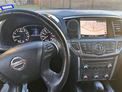 Used 2020 Nissan Pathfinder SL AWD/4WD image 14