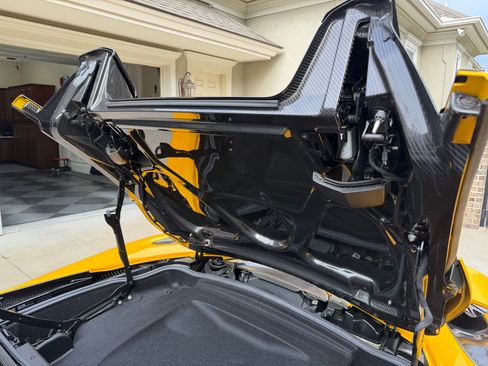 Used 2020 McLaren 720S Spider image 21