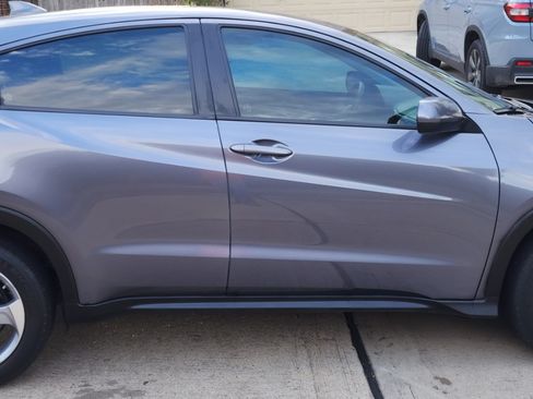 Used 2022 Honda HR-V LX image 9