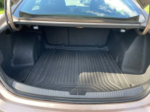 Used 2018 Chevrolet Malibu LT FWD image 11
