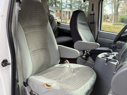 Used 2003 Ford E-350 and Econoline 350 XLT image 13