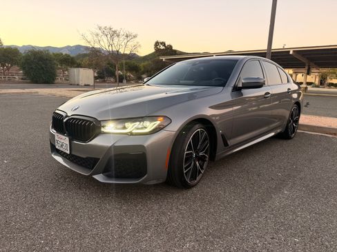 Used 2023 BMW 530i w/ M Sport Package image 2