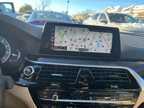 Used 2017 BMW 530i xDrive image 10