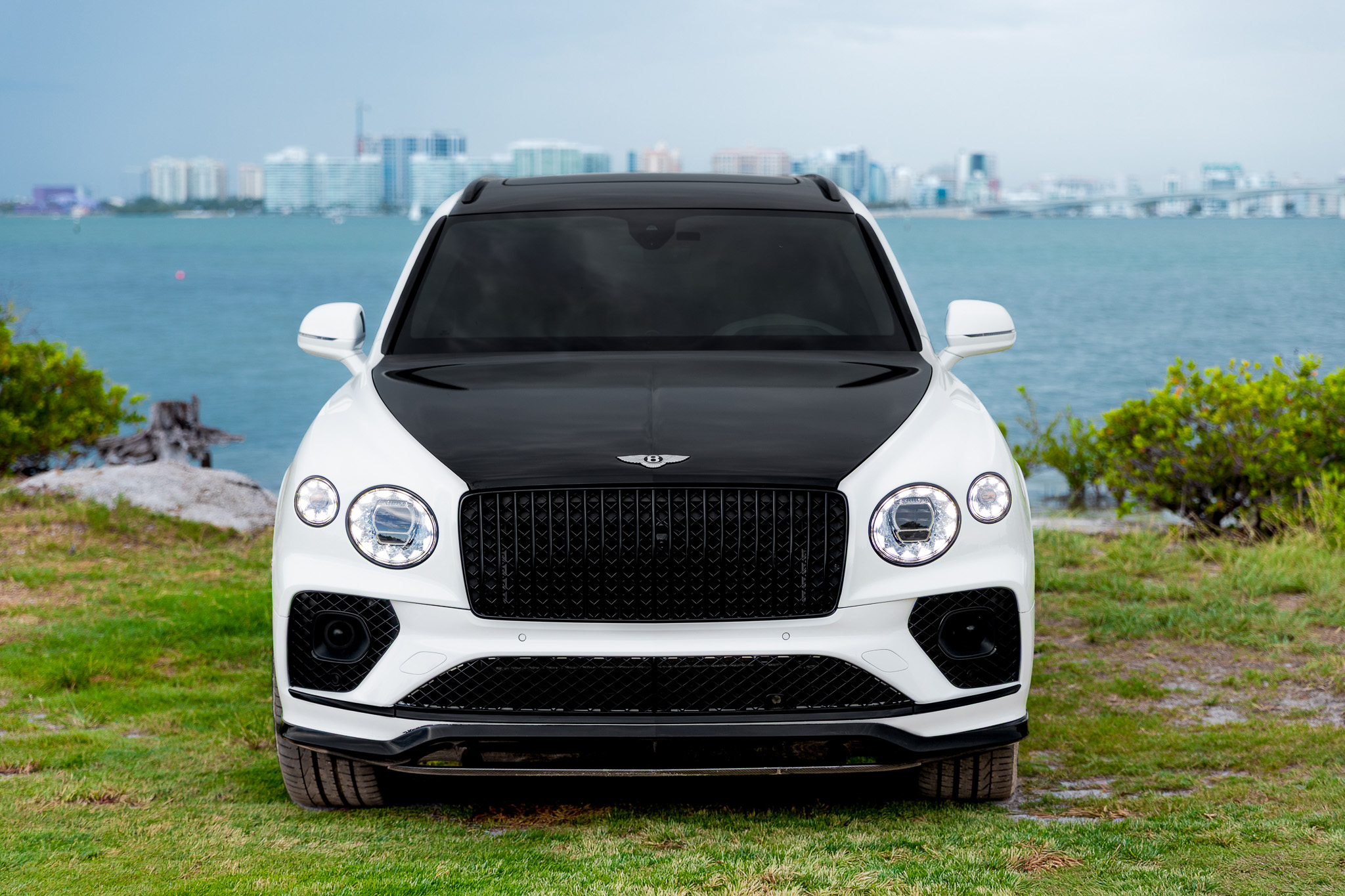 Used 2023 Bentley Bentayga Extended Wheelbase AWD/4WD image 2