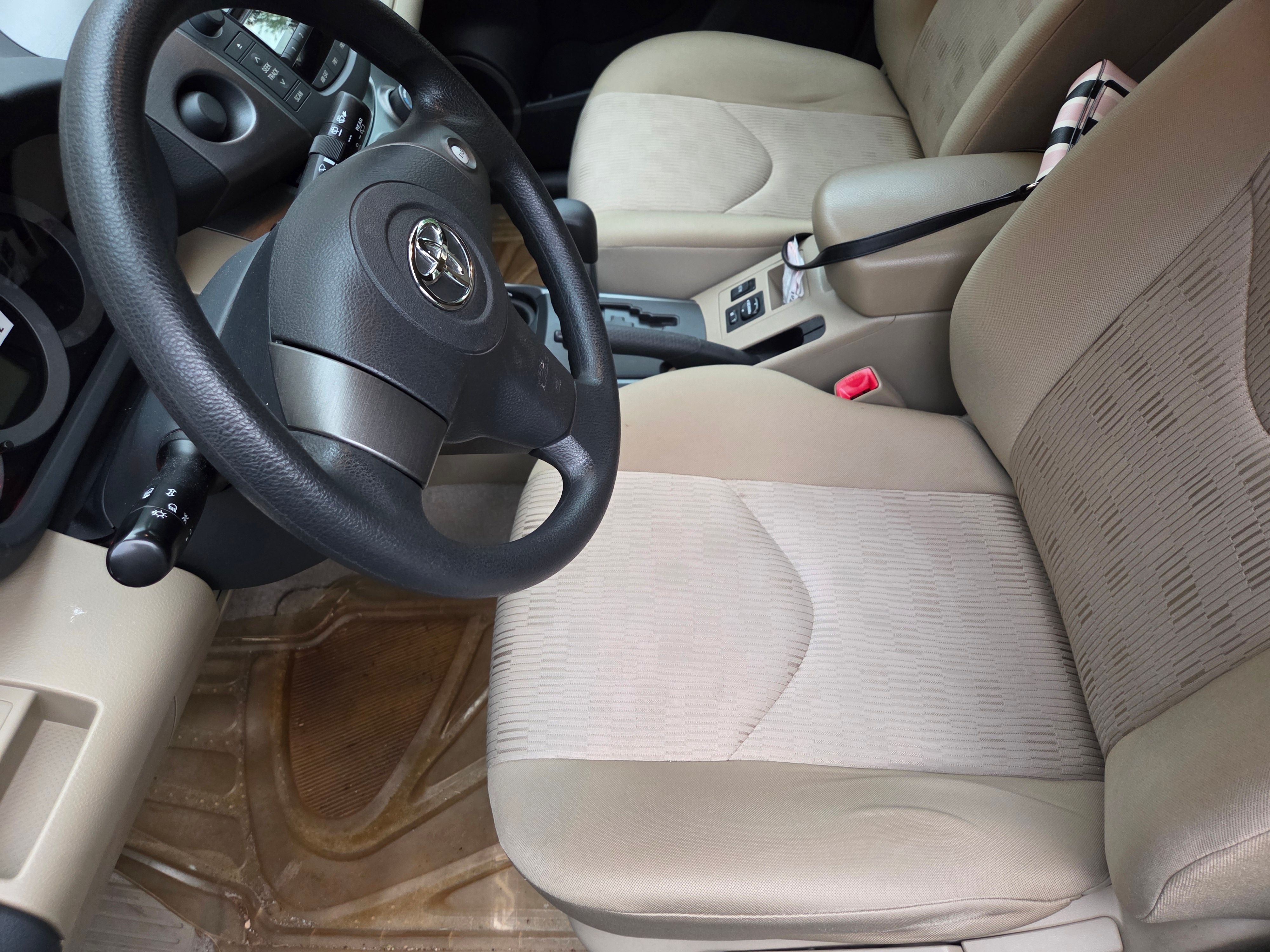 Used 2011 Toyota RAV4 2WD w/ Base L4 Extra Value Pkg image 15