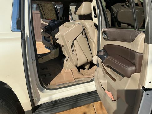 Used 2015 Chevrolet Suburban LT w/ Luxury Package image 26