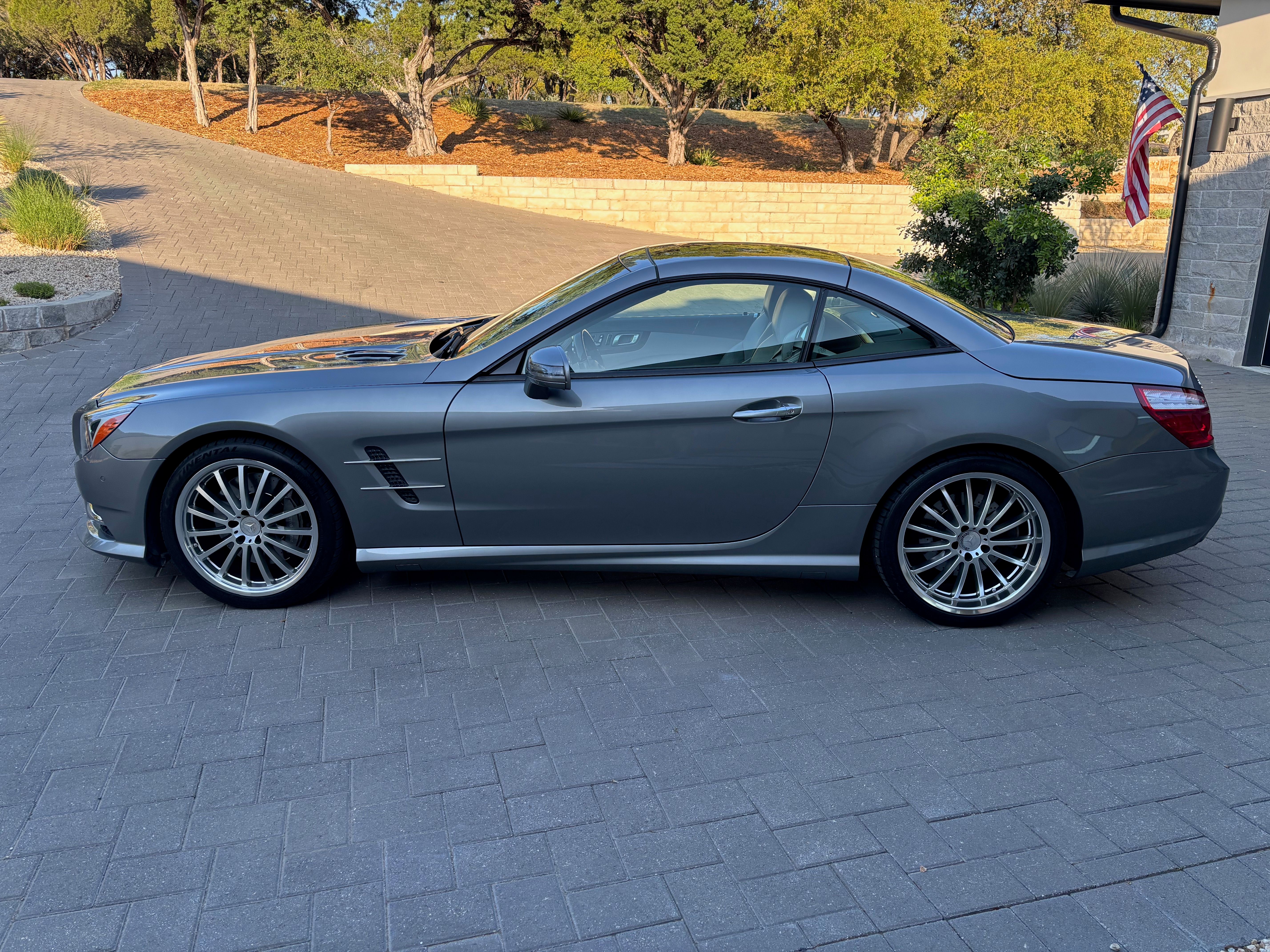 Used 2013 Mercedes-Benz SL 550 image 6
