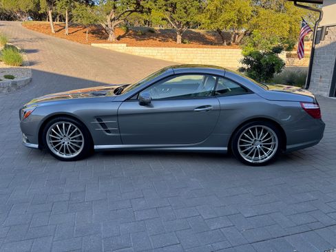 Used 2013 Mercedes-Benz SL 550 image 6