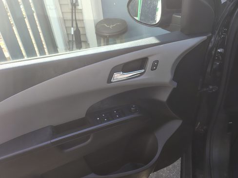 Used 2016 Chevrolet Sonic LT image 20