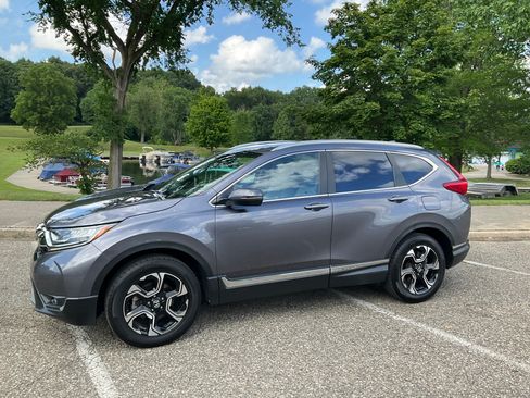 Used 2017 Honda CR-V Touring image 2