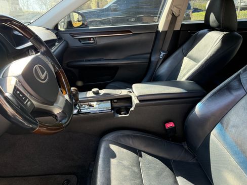 Used 2013 Lexus ES 350 w/ Luxury Pkg image 11