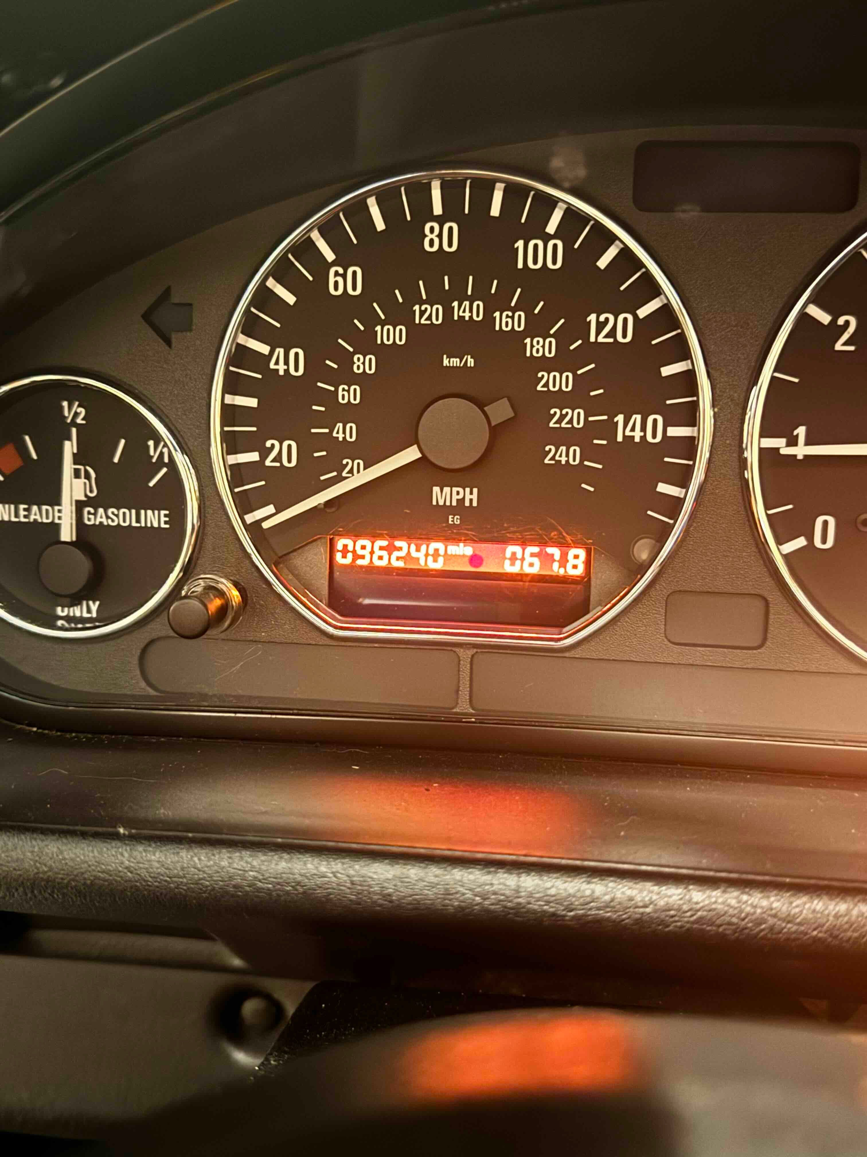 Used 2002 BMW Z3 2.5i RWD image 5