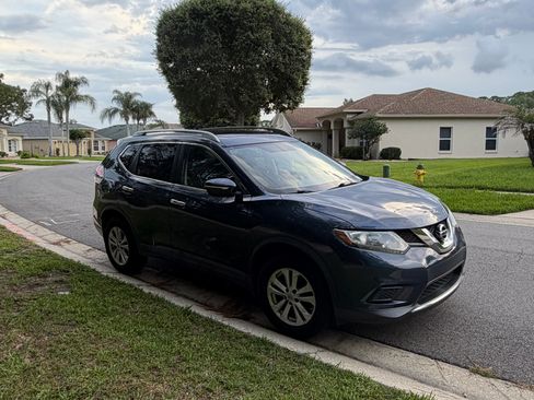 Used 2015 Nissan Rogue SV w/ SV Moonroof Package AWD/4WD image 4