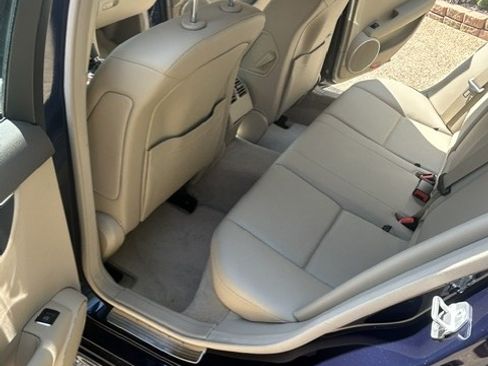 Used 2011 Mercedes-Benz C 300 Sedan image 9