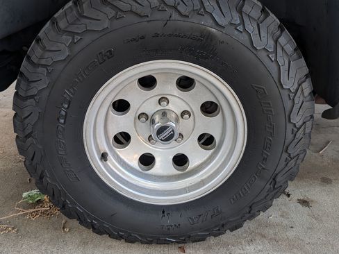 Used 1999 GMC Suburban 2WD w/ Marketing Opt Pkg 2 image 11