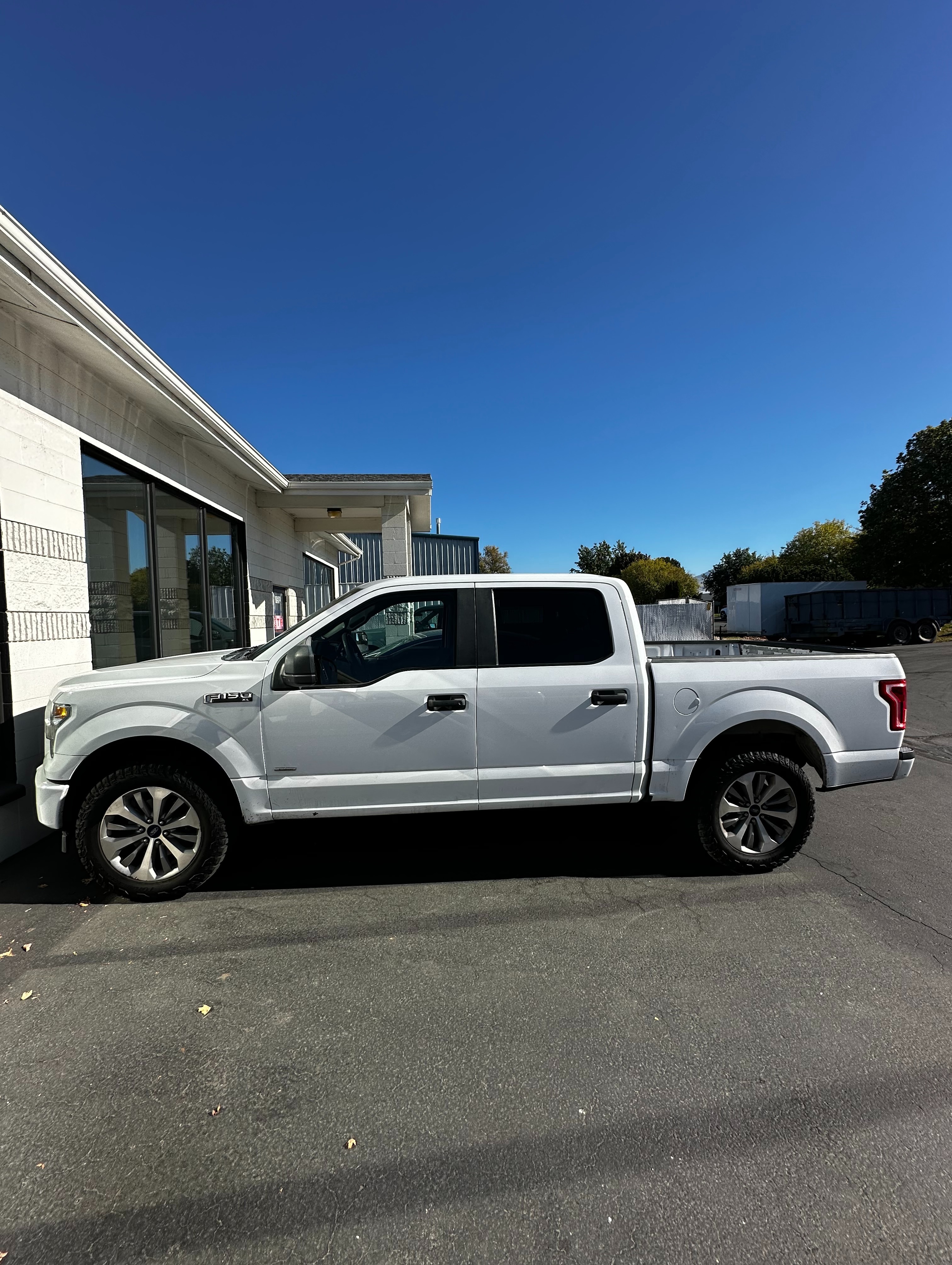 Used 2017 Ford F150 XL w/ Equipment Group 101A Mid AWD/4WD image 1