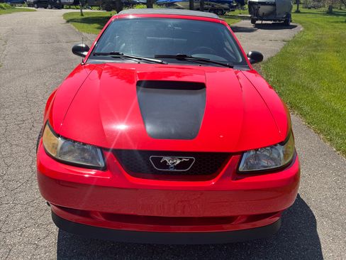 Used 1999 Ford Mustang GT RWD image 11