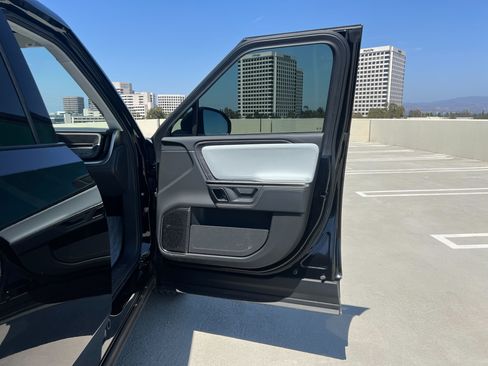 Used 2023 Rivian R1T Adventure image 16