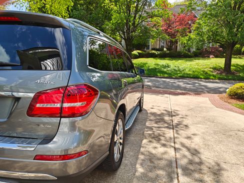 Used 2017 Mercedes-Benz GLS 450 4MATIC image 11