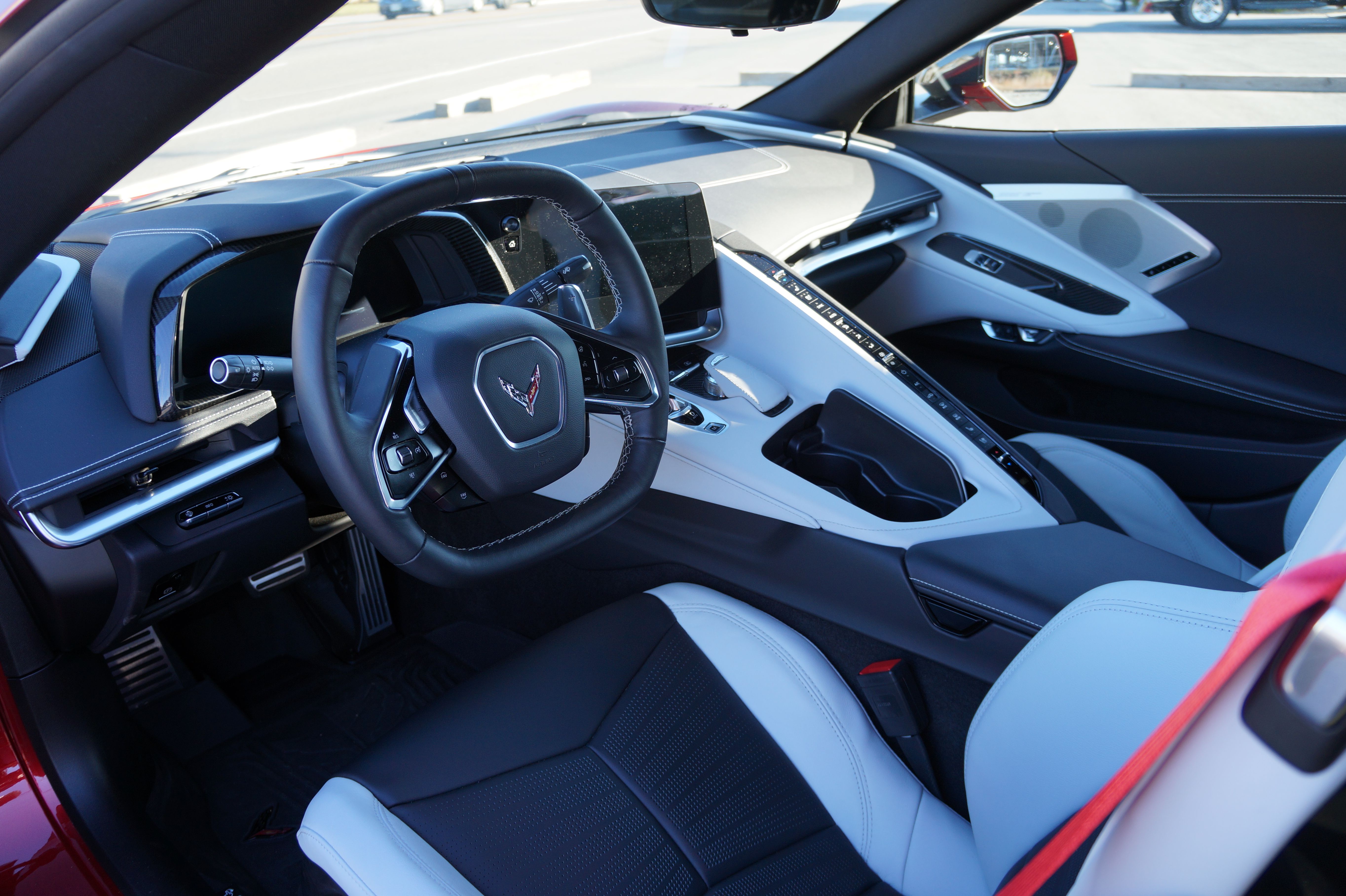 Used 2022 Chevrolet Corvette Stingray Preferred Cpe w/ Engine Appearance Package RWD image 13