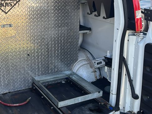 Used 2017 GMC Savana 2500 image 13