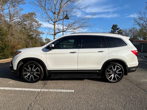 Used 2022 Honda Pilot Elite image 2
