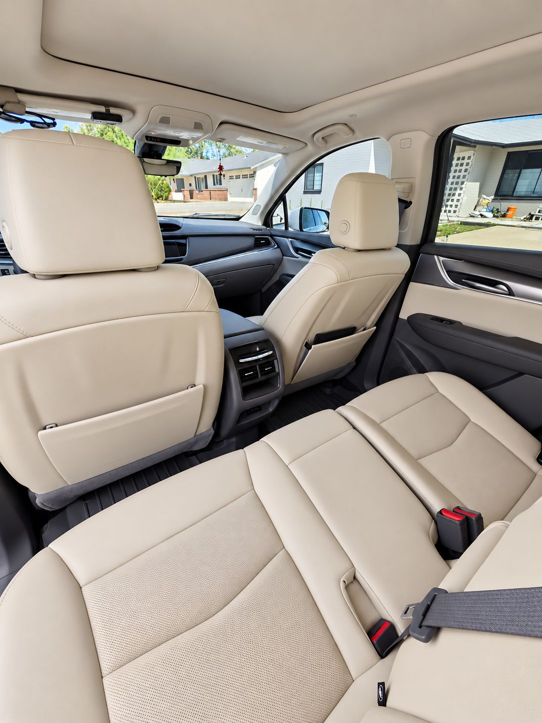 Used 2023 Cadillac XT5 Premium Luxury w/ Technology Package FWD image 8