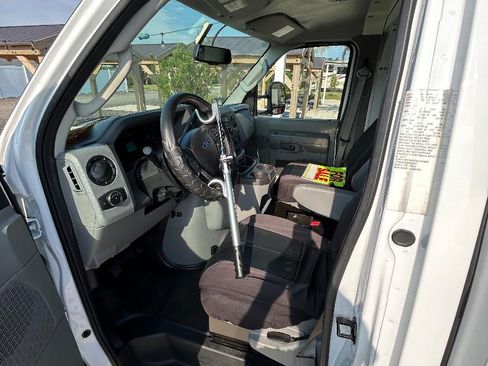 Used 2024 Ford E-350 and Econoline 350 Super Duty w/ Power Windows & Locks Group image 17