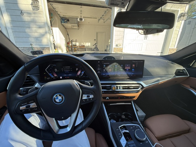 Used 2023 BMW 330e xDrive w/ Premium Package AWD/4WD image 10