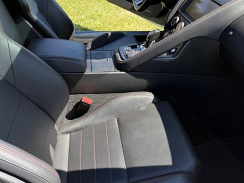 Used 2019 Jaguar F-TYPE R AWD/4WD image 13