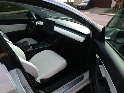 Used 2020 Tesla Model 3 Standard Range Plus image 13