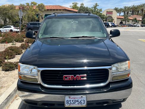 Used 2004 GMC Yukon SLT w/ 1SD Preferred Equipment Group RWD image 2