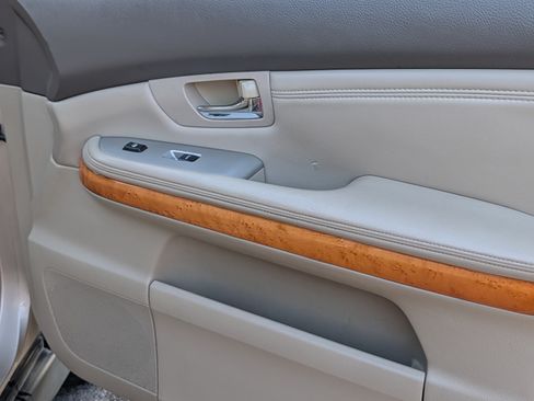 Used 2004 Lexus RX 330 image 16