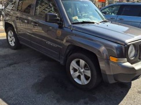 Used 2017 Jeep Patriot Latitude image 4