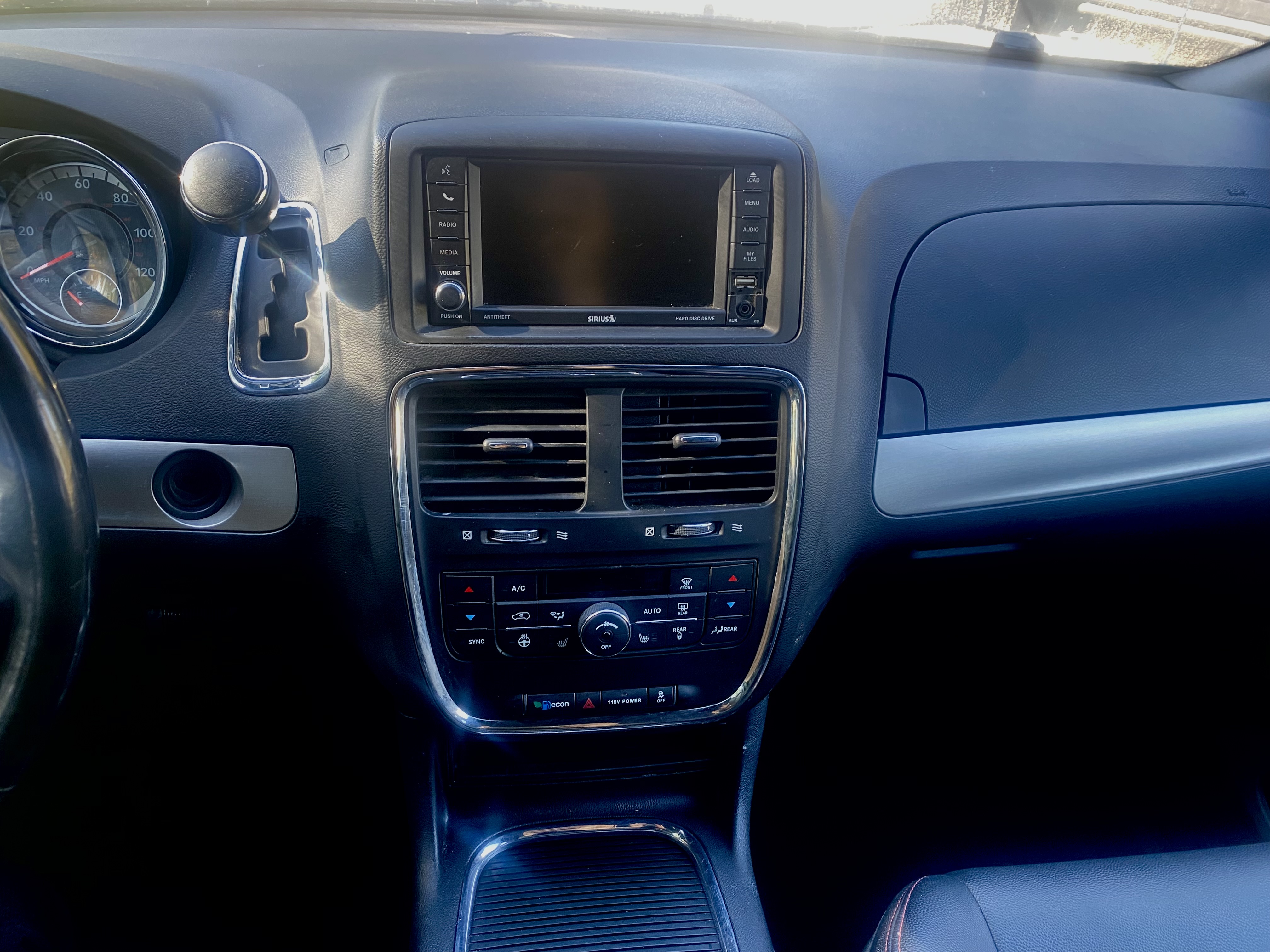 Used 2019 Dodge Grand Caravan GT FWD image 12