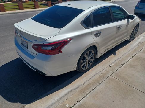 Used 2018 Nissan Altima 2.5 SR w/ SR Special Edition image 4