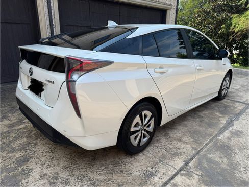 Used 2017 Toyota Prius Two image 12