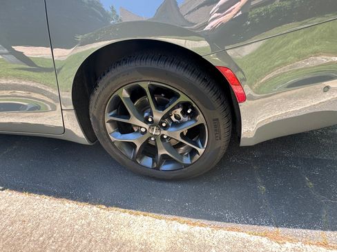 Used 2023 Chrysler Pacifica Touring-L w/ S Appearance Package image 10