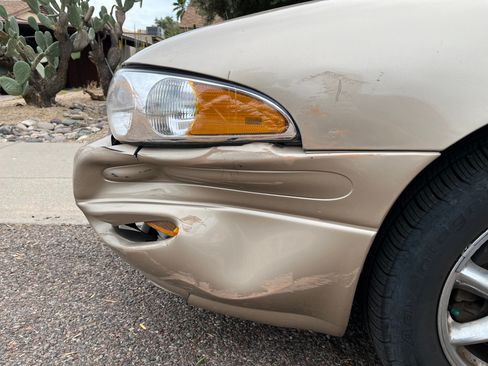 Used 2005 Buick Le Sabre Limited w/ Celebration Edition Package image 5