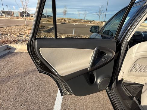 Used 2012 Toyota RAV4 Limited image 13