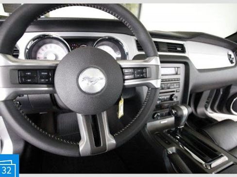 Used 2012 Ford Mustang Premium image 27