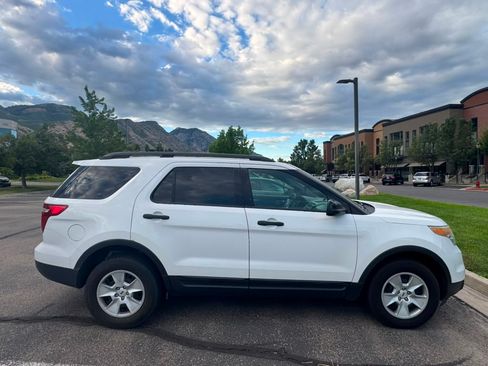 Used 2013 Ford Explorer 4WD w/ Class III Trailer Tow Pkg image 2