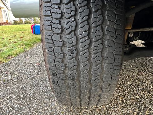 Used 2019 Toyota Tacoma TRD Off-Road image 9