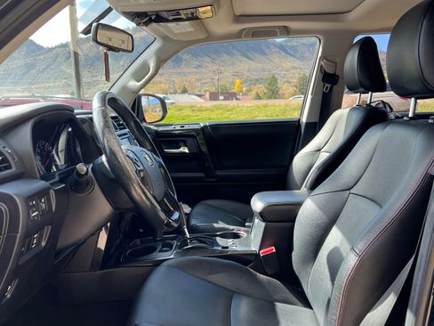 Used 2015 Toyota 4Runner Trail Premium image 5